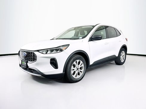 Used 2024 Ford Escape Active FWD image 3