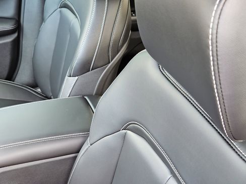 New 2025 Jeep Grand Cherokee Limited w/ Black Appearance Package image 24