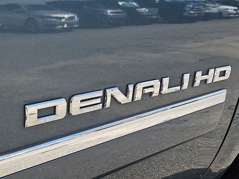 Used 2012 GMC Sierra 2500 Denali w/ Suspension Package, Off-Road AWD/4WD image 5