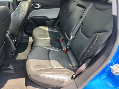 Used 2022 Jeep Compass Latitude w/ Sun and Sound Group AWD/4WD image 13