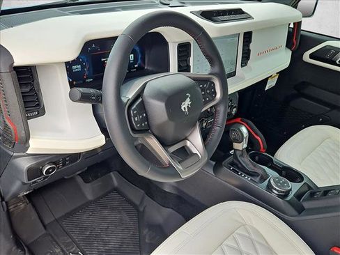 New 2025 Ford Bronco Heritage Edition image 3