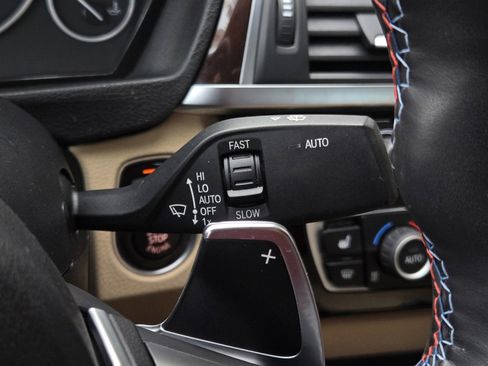 Used 2018 BMW 320i xDrive Sedan image 21