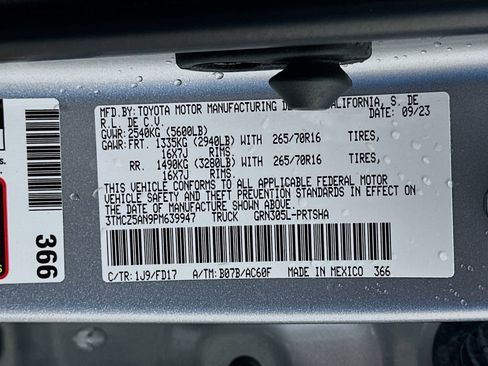 Certified 2023 Toyota Tacoma TRD Off-Road AWD/4WD image 30
