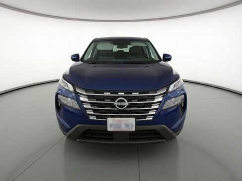 Used 2025 Nissan Rogue SV FWD image 2