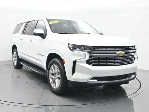 Used 2023 Chevrolet Suburban Premier image 3