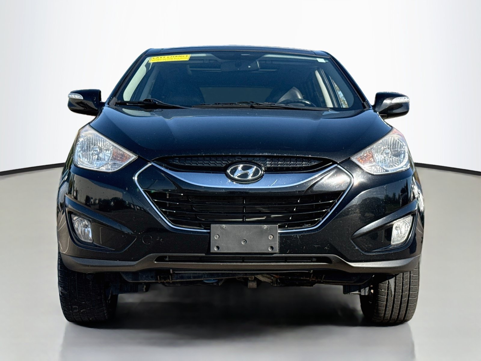 Used 2011 Hyundai Tucson Limited w/ Premium Pkg 3 FWD image 2