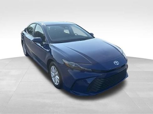 Used 2026 Toyota Camry LE FWD image 7