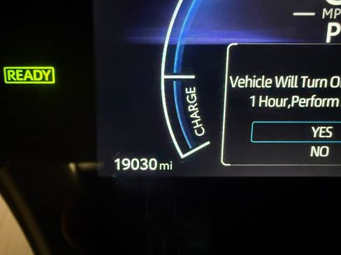 Used 2025 Toyota Camry SE w/ Convenience Package FWD image 40