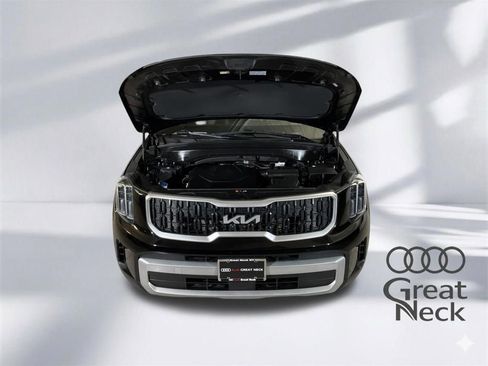 Used 2023 Kia Telluride EX w/ EX Captain's Chair Package image 15