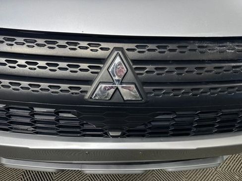 Used 2023 Mitsubishi Eclipse Cross SE image 9