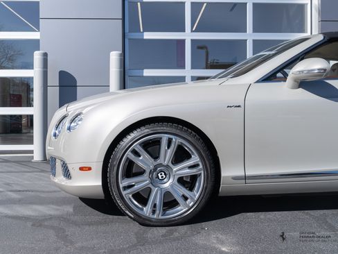 Used 2015 Bentley Continental GT image 3