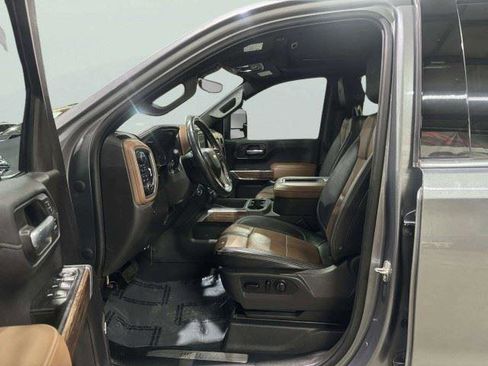 Used 2021 Chevrolet Silverado 1500 High Country w/ Technology Package AWD/4WD image 17