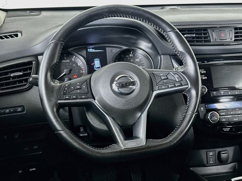 Used 2017 Nissan Rogue SV FWD image 18