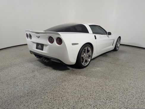 Used 2007 Chevrolet Corvette Coupe w/ Preferred Equipment Group RWD image 8