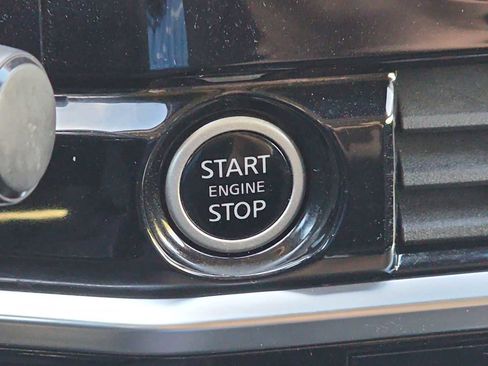 Used 2023 Nissan Pathfinder SV image 24