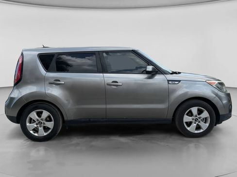 Used 2017 Kia Soul FWD image 6