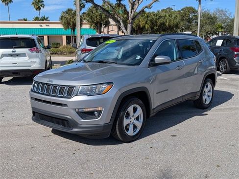 Used 2020 Jeep Compass Latitude image 3