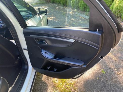 Used 2016 Chevrolet Impala LT w/ Convenience Package FWD image 22