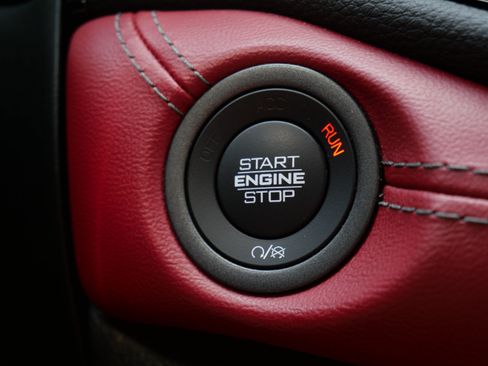 Used 2021 Dodge Durango R/T w/ Technology Group AWD/4WD image 30