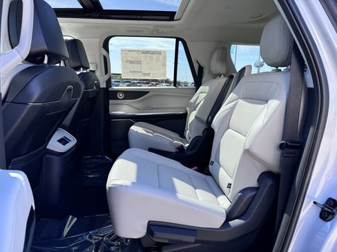 New 2026 Lincoln Navigator L Reserve AWD/4WD image 23
