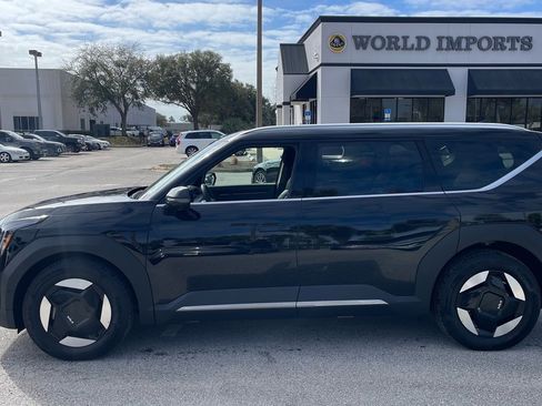 Used 2026 Kia EV9 Wind image 2