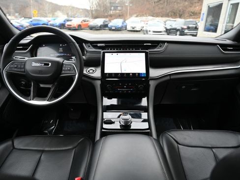 Used 2024 Jeep Grand Cherokee L Limited w/ Luxury Tech Group II image 14