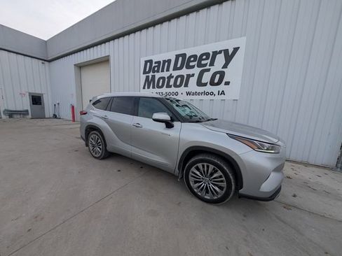 Used 2021 Toyota Highlander Platinum image 21