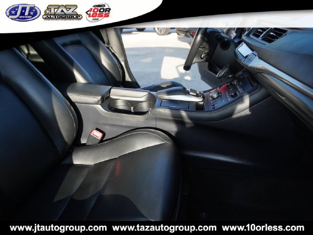 Used 2015 Lexus CT 200h w/ Navigation Package FWD image 23