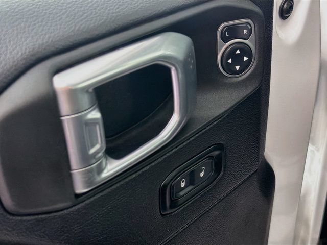 Used 2021 Jeep Wrangler Unlimited Sahara AWD/4WD image 18