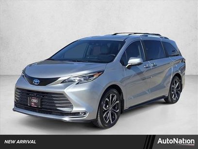 Used 2025 Toyota Sienna Platinum