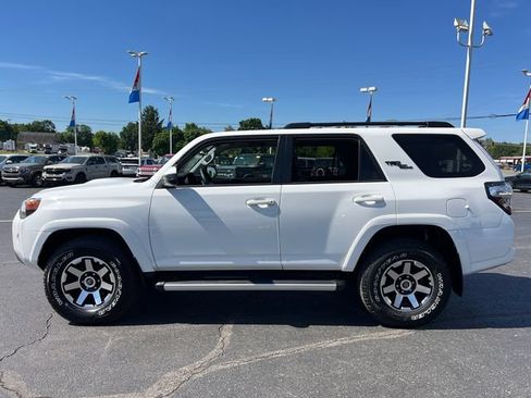 Used 2023 Toyota 4Runner TRD Off-Road AWD/4WD image 4
