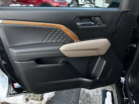 New 2026 GMC Canyon Denali w/ LPO, Denali Black Edition image 10