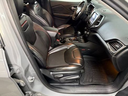 Certified 2022 Jeep Cherokee Trailhawk w/ Technology Group B image 36