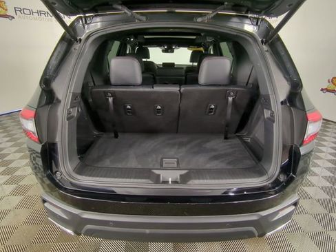 Used 2025 Honda Pilot Black Edition image 38