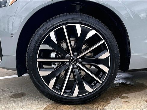 New 2026 Volvo XC60 B5 Ultra w/ Protection Package Premier AWD/4WD image 42