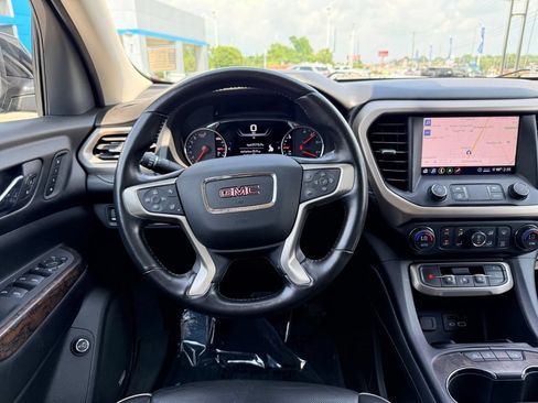 Used 2020 GMC Acadia Denali w/ Technology Package FWD image 13