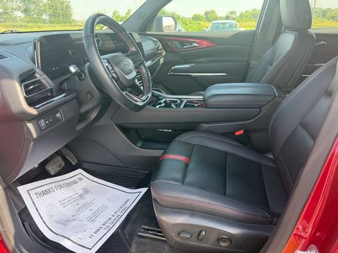 Used 2025 Chevrolet Traverse RS w/ LPO, Cargo Package FWD image 54