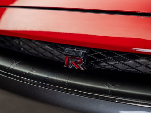Used 2015 Nissan GT-R Premium AWD/4WD image 11