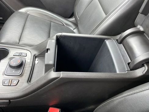 Certified 2023 GMC Acadia SLT image 15