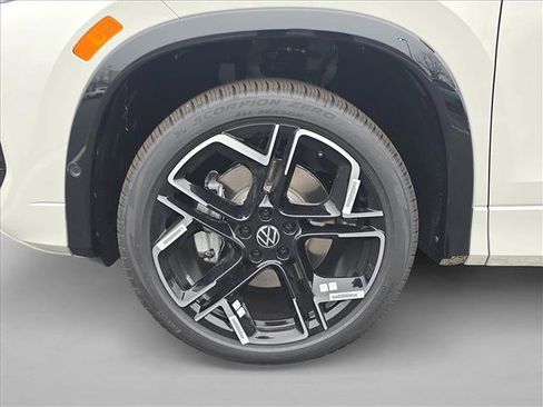 New 2026 Volkswagen Tiguan SEL R-Line image 10