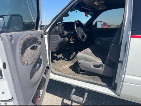 Used 2002 Dodge Ram 2500 Truck SLT image 8