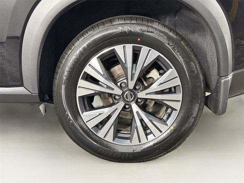 Used 2021 Nissan Rogue SV w/ Premium Package image 31