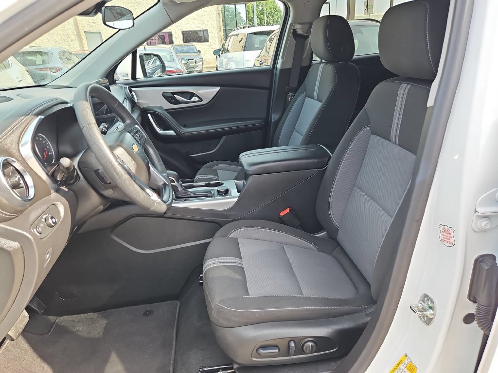 Used 2025 Chevrolet Blazer LT FWD image 22