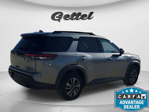 Used 2025 Nissan Pathfinder SV image 8