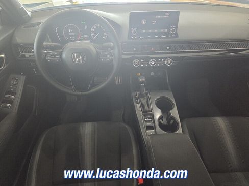 Used 2023 Honda Civic Sport image 9