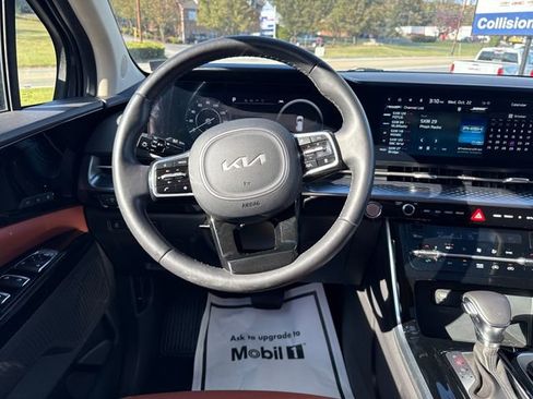 Certified 2024 Kia Carnival SX Prestige image 13