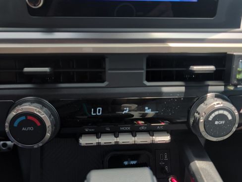 Used 2026 Toyota Tacoma TRD Sport AWD/4WD image 9
