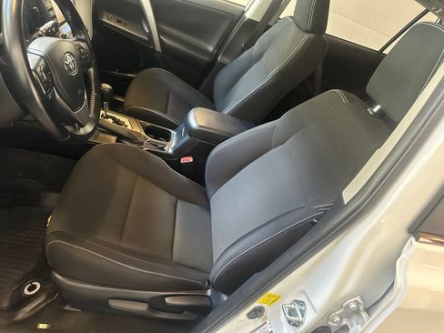 Used 2016 Toyota RAV4 XLE AWD/4WD image 9