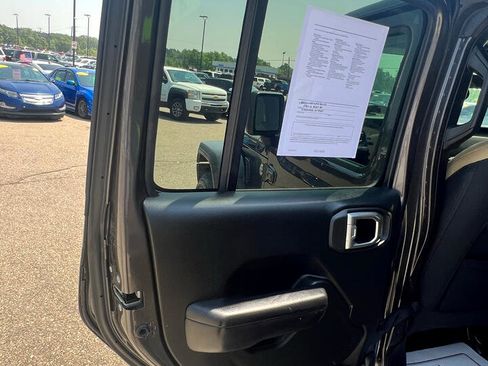 Used 2021 Jeep Wrangler Unlimited Sport image 12