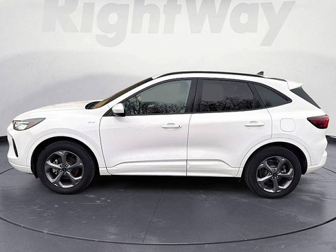 Used 2023 Ford Escape ST-Line Select image 2